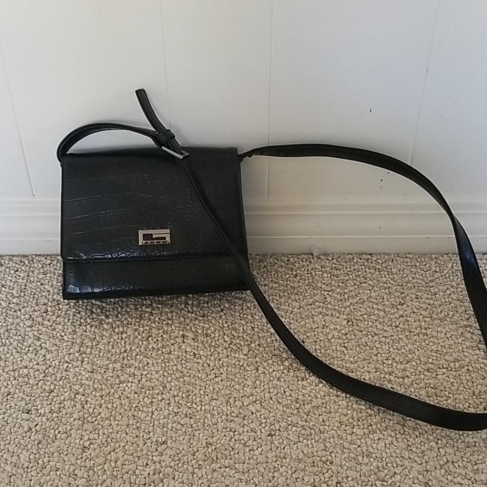 Black Guess cross body bag